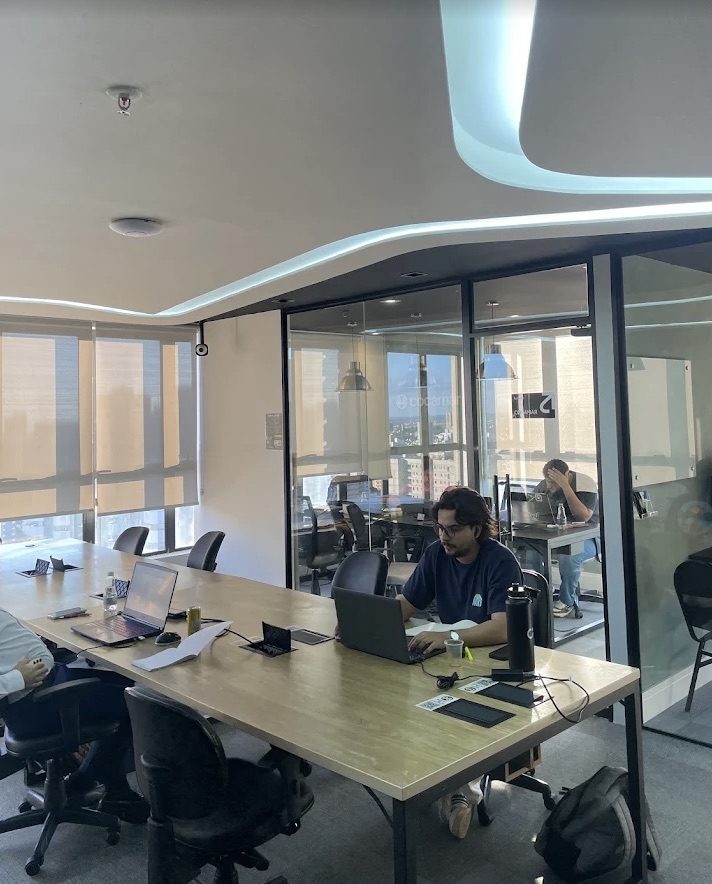 Ambiente de trabalho da Bueno & Maestri